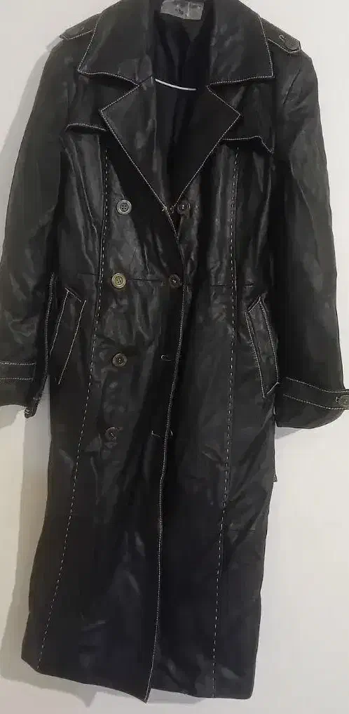 کاپشن چرم اصل|لباس|رباط‌کریم, رباط‌کریم|دیوار