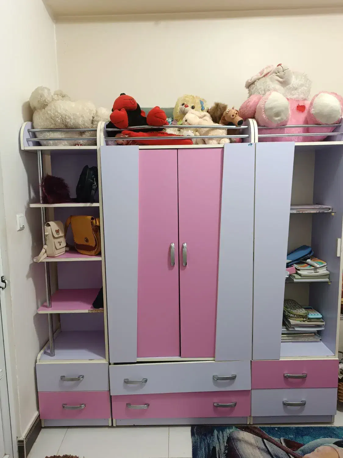 سرویس خواب|تخت و سرویس خواب|بروجن, |دیوار