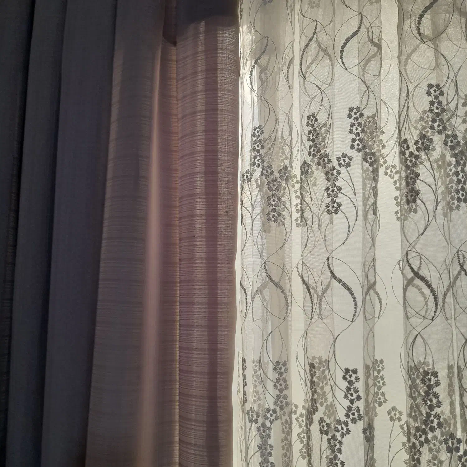 پرده|پرده، رانر، رومیزی|بومهن, |دیوار