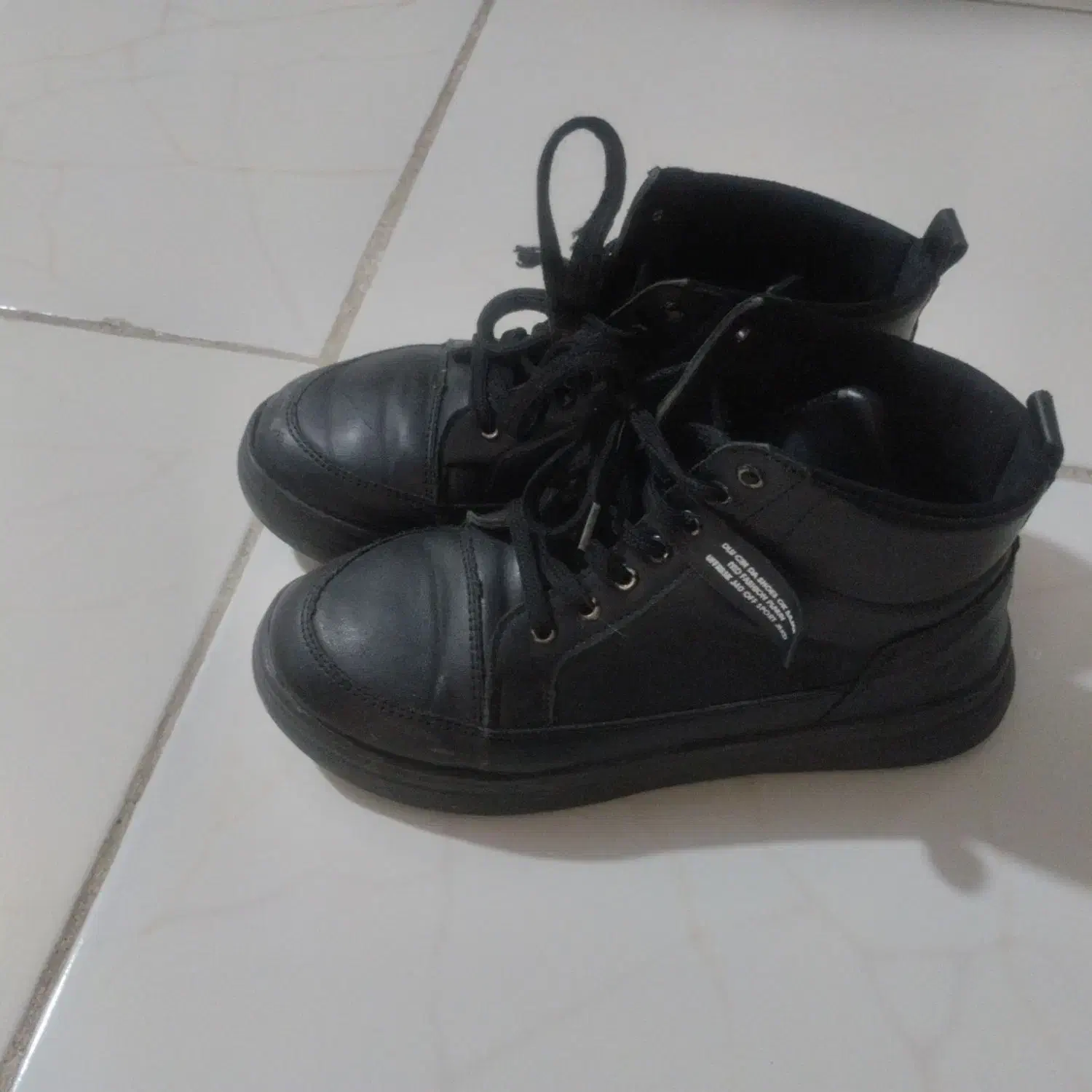 نیم بوت اورجینال|کیف، کفش، کمربند|مشکیندشت, |دیوار