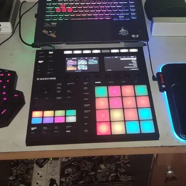 Native Instruments Maschine|گیتار، بیس، امپلیفایر|مشهد, سمزقند|دیوار