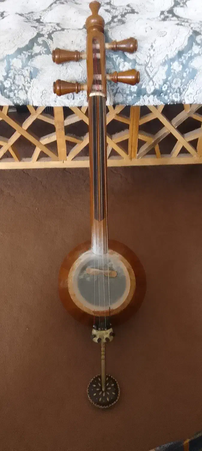 کمانچه ایرانی|سازهای سنتی|میانه, |دیوار