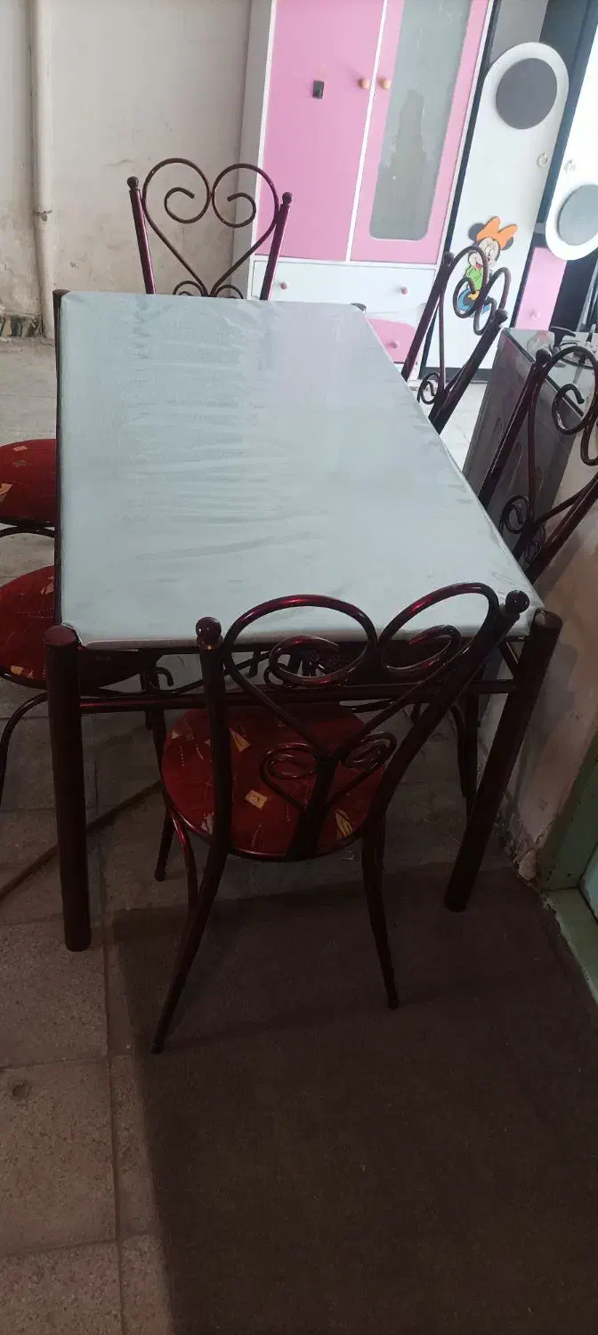میز غذاخوری فلزی نونو اصلا استفاده نشده|میز و صندلی غذاخوری|اسدآباد, |دیوار