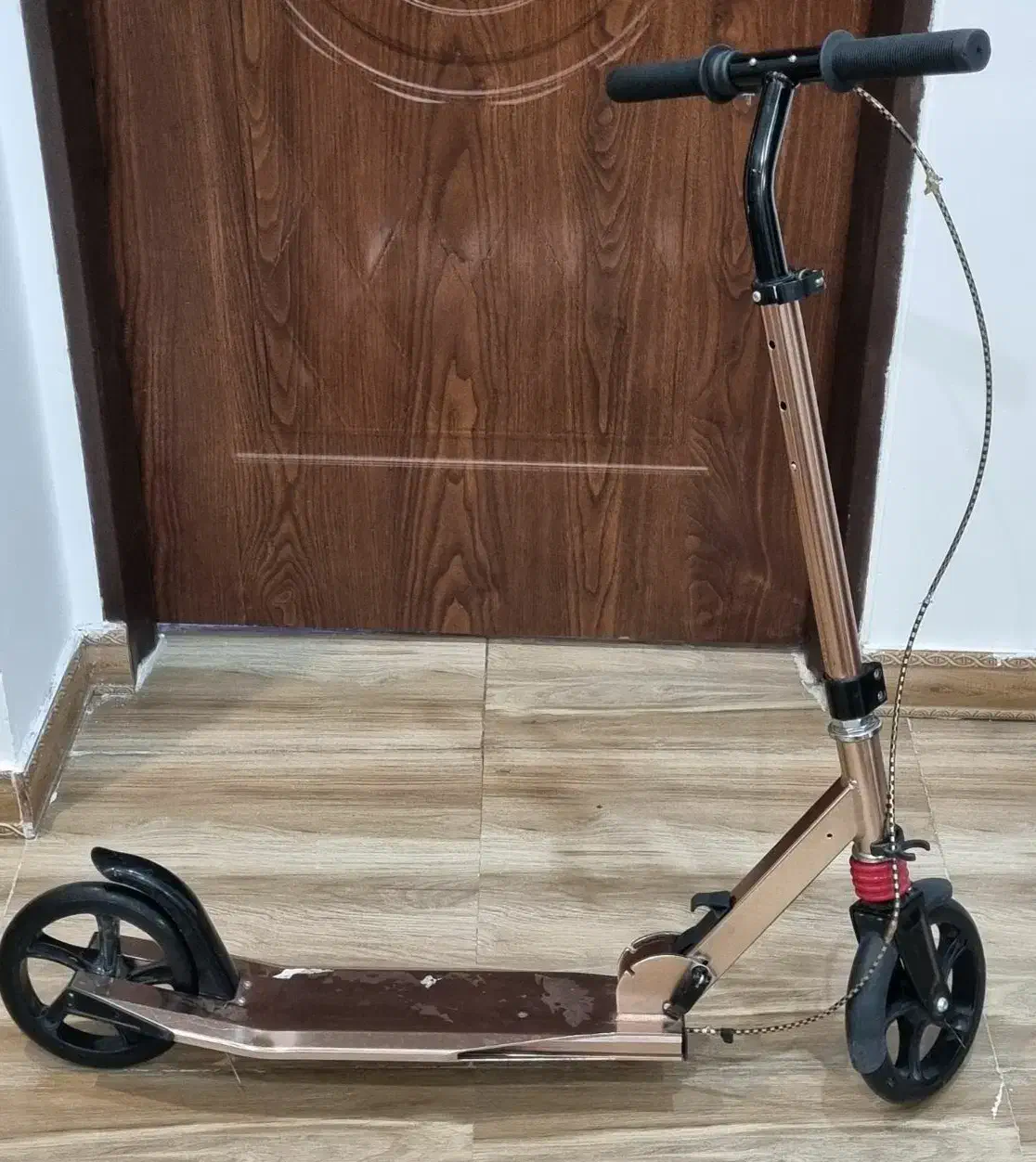 اسکوتر در حد نو|دوچرخه، اسکیت، اسکوتر|هشتگرد, طاووسیه|دیوار