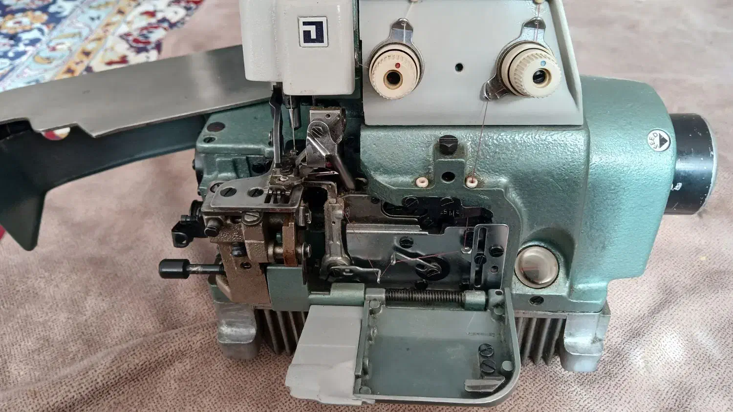 چرخ زیگزال|چرخ خیاطی و ریسندگی|لالجین, |دیوار