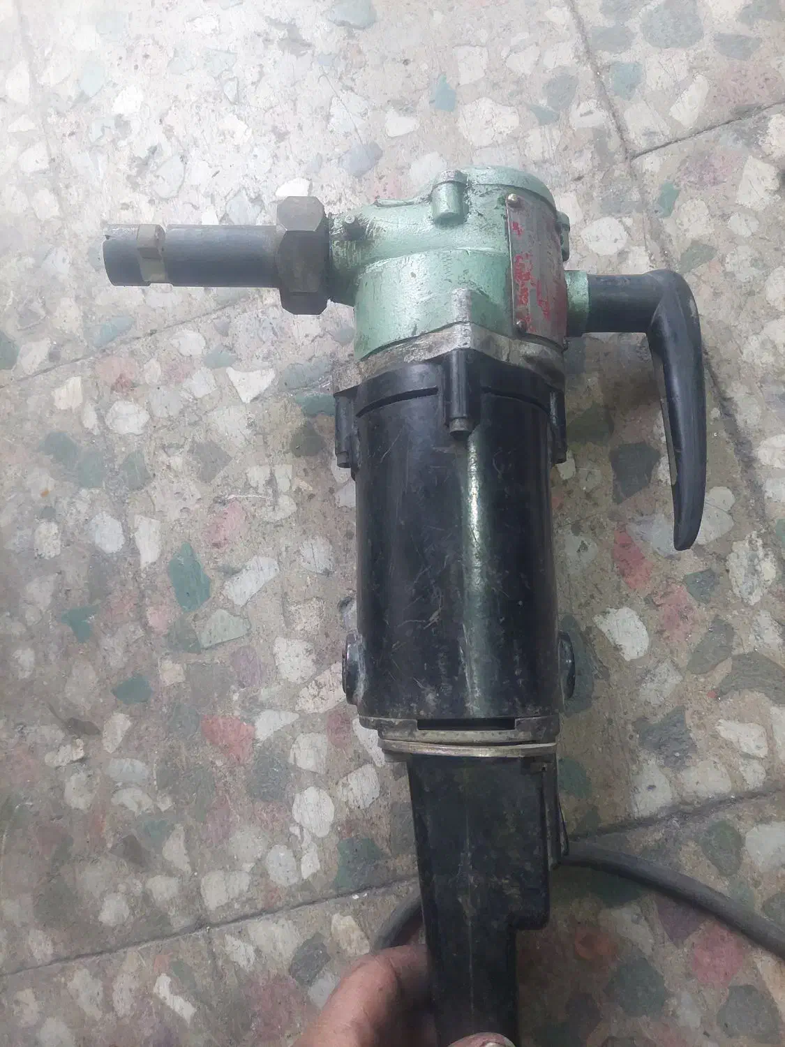 قیچی برقی|ابزارآلات|لنجان, |دیوار