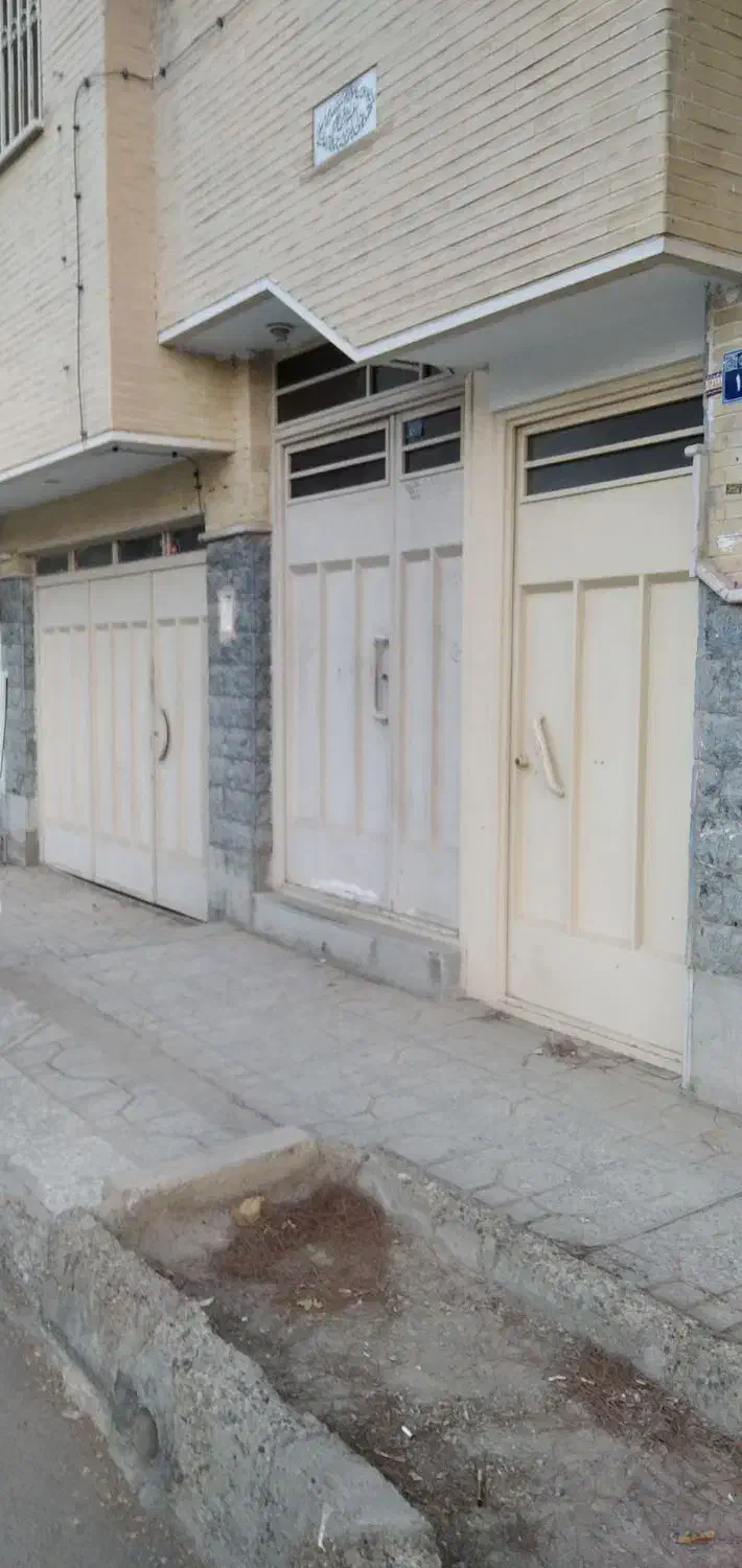 درب اهنی بدون پوسیدگی|مصالح و تجهیزات ساختمان|اصفهان, الهیه|دیوار