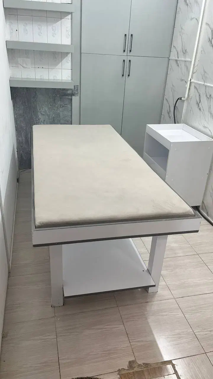 تخت سالن زیبایی|آرایشگاه و سالن‌های زیبایی|بیرجند, |دیوار