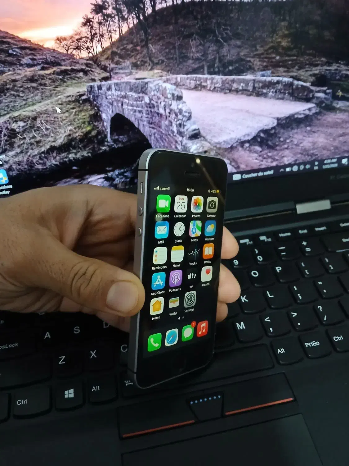 ایفون se 64g در حد|موبایل|مشهد, انصار|دیوار