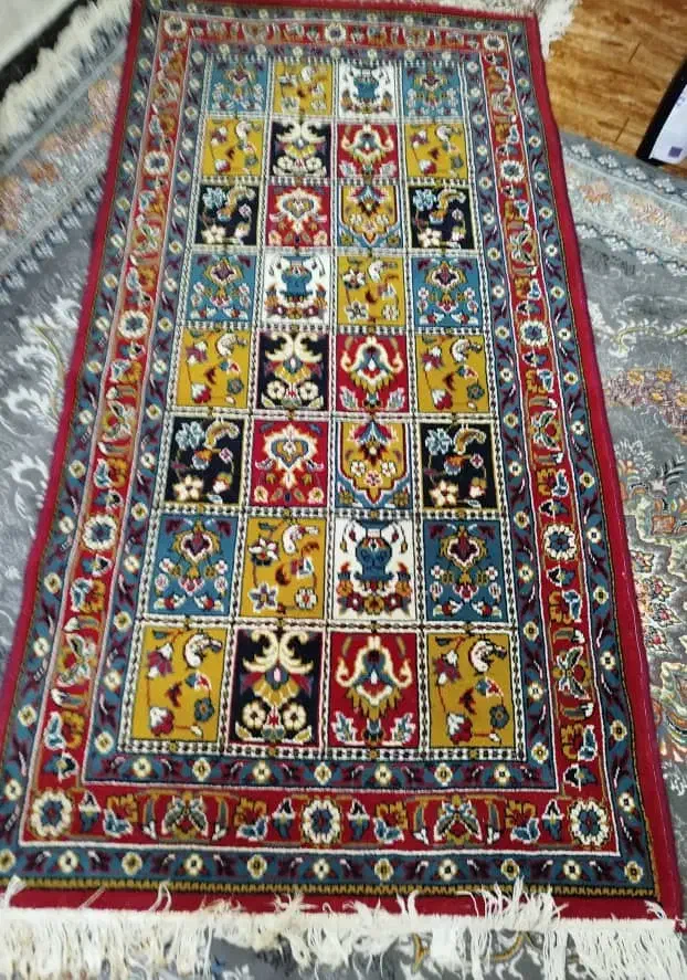 فرش کوچک طرح رخ و یک کناره|فرش|کرمانشاه, |دیوار