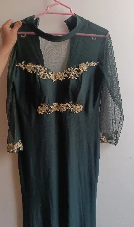 لباس بلند|لباس|بم, |دیوار