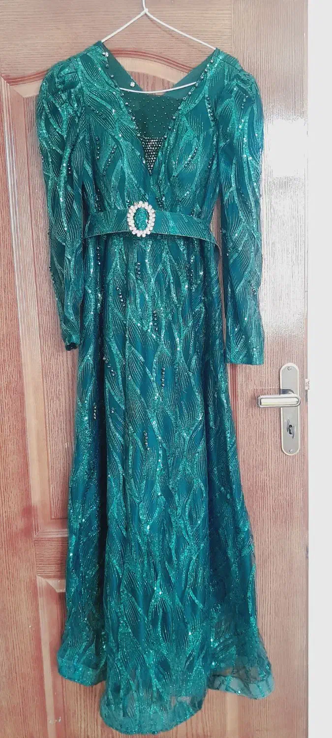 لباس مجلسی|لباس|اسفراین, |دیوار