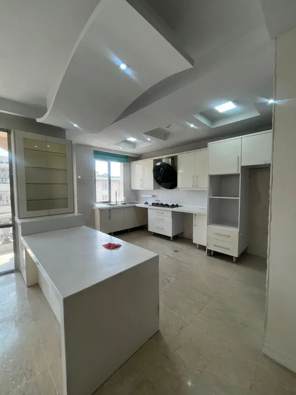 آلاله شرقی سرو ۱۲۰ متر//نوساز ۲پارکینگ