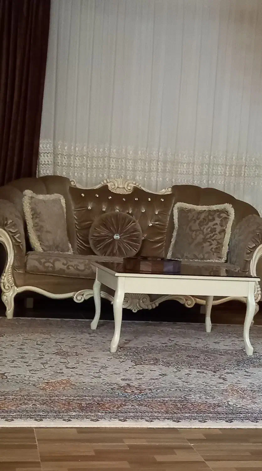 نیم ست ۵نفره|مبلمان خانگی و میز عسلی|پرند, فاز ۳|دیوار