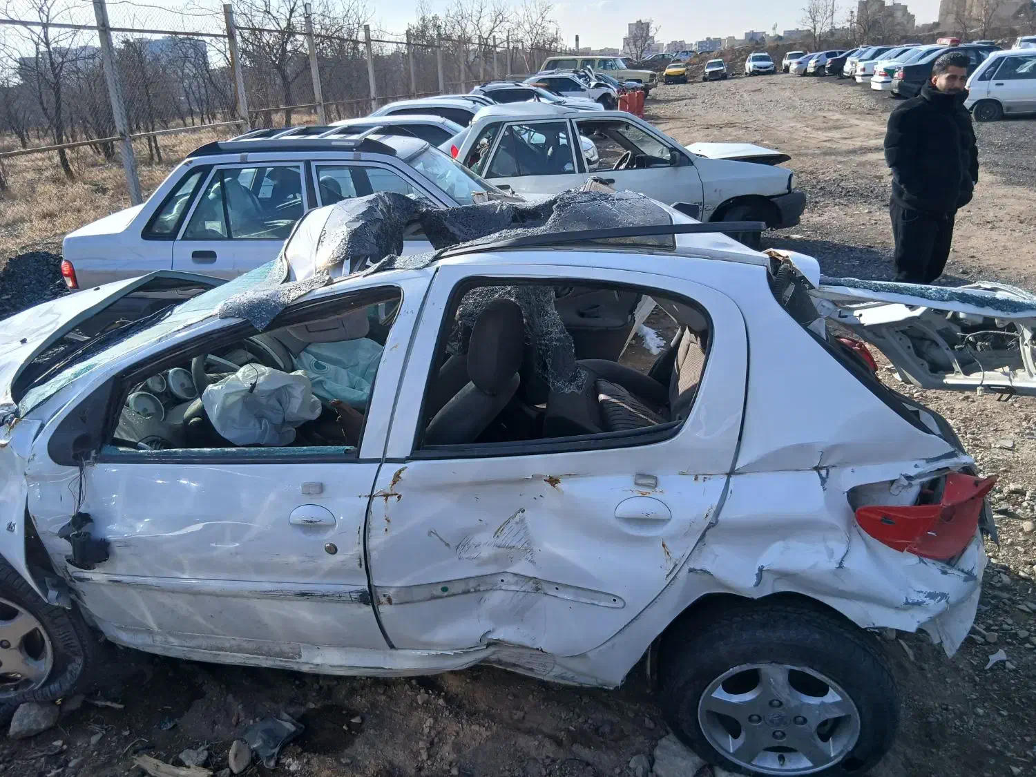 ۲۰۷ مدل ۴۰۱ تصادفی|خودرو سواری و وانت|تهران, شهرک آپادانا|دیوار