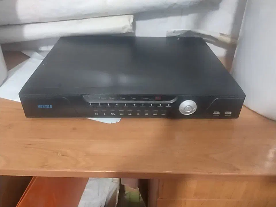 دوربین مدار بسته همراه با چهار تا دوربین|دوربین مداربسته|چهارباغ, |دیوار