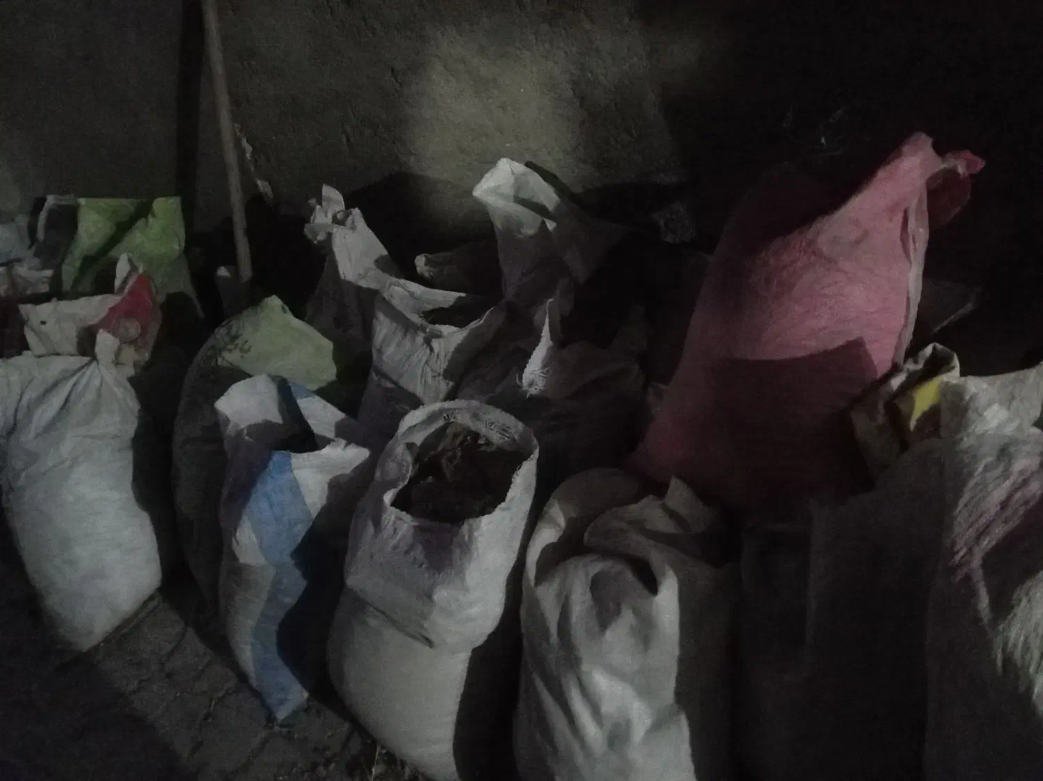 کود کبوتر|لوازم جانبی حیوانات|تربت‌حیدریه, پائین ولایت|دیوار