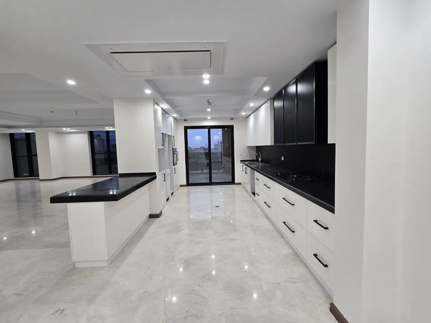 پاسداران/۲۱۲متر/۳خواب/فول مشاعات هتلینگ