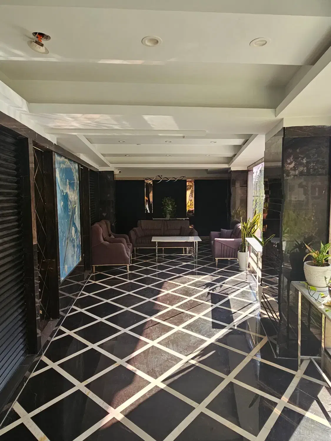 سرایدار آپارتمان|استخدام سرایداری و نظافت|تهران, مهران|دیوار