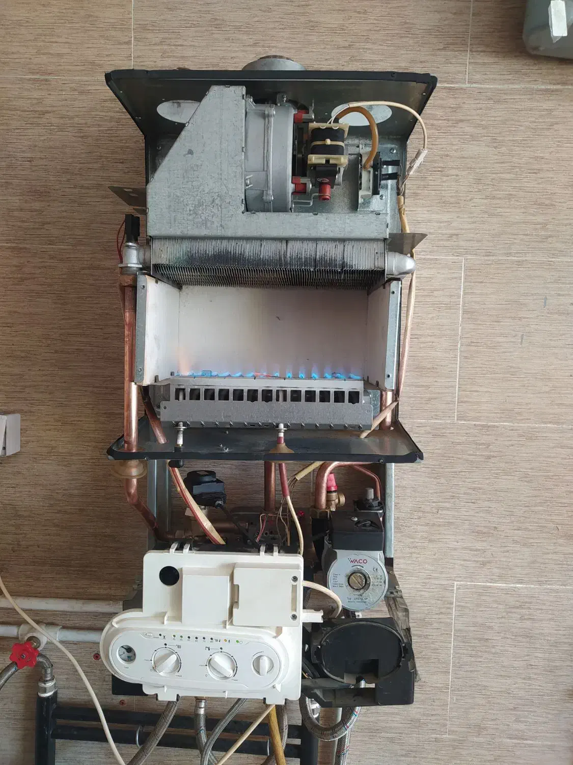 پکیج استوک|آبگرمکن، پکیج، شوفاژ|شهریار, شهرک شاهد|دیوار