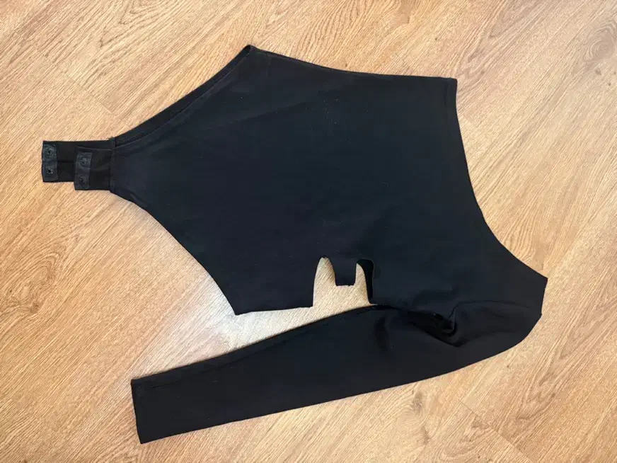 شلوار جین برشکا . نیم تنه برند|لباس|تهران, شهرک بوعلی|دیوار