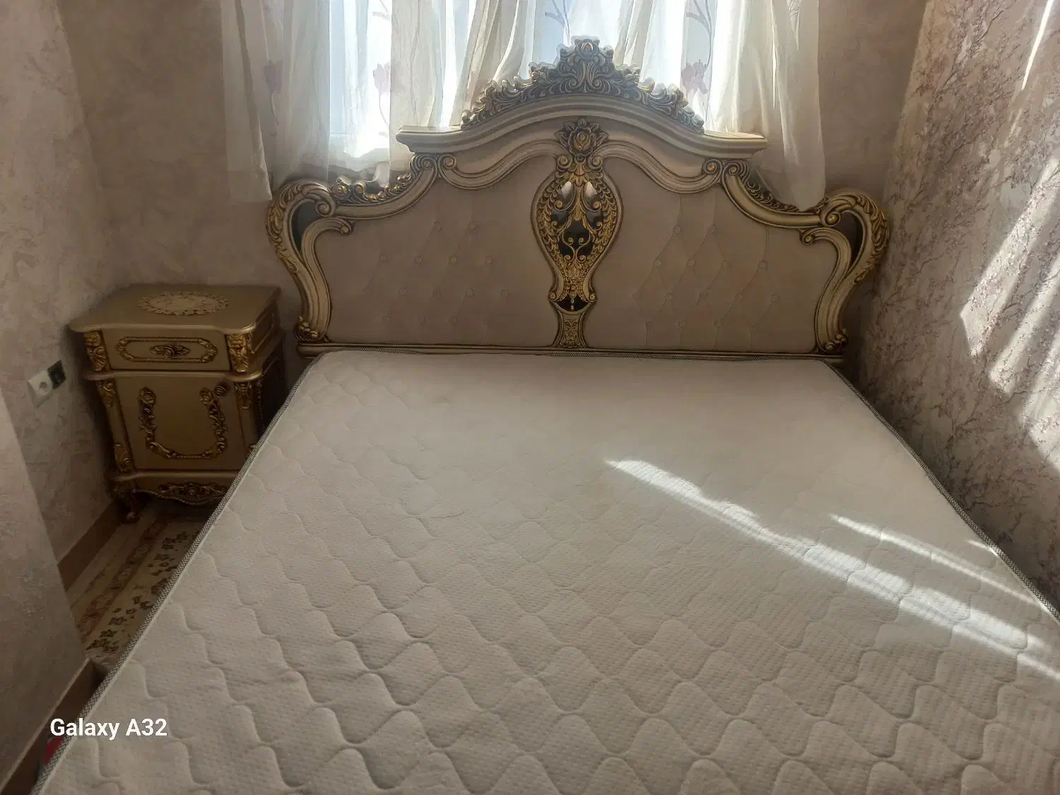 تخت سلطنتی|تخت و سرویس خواب|قرچک, شهرک الحدید|دیوار