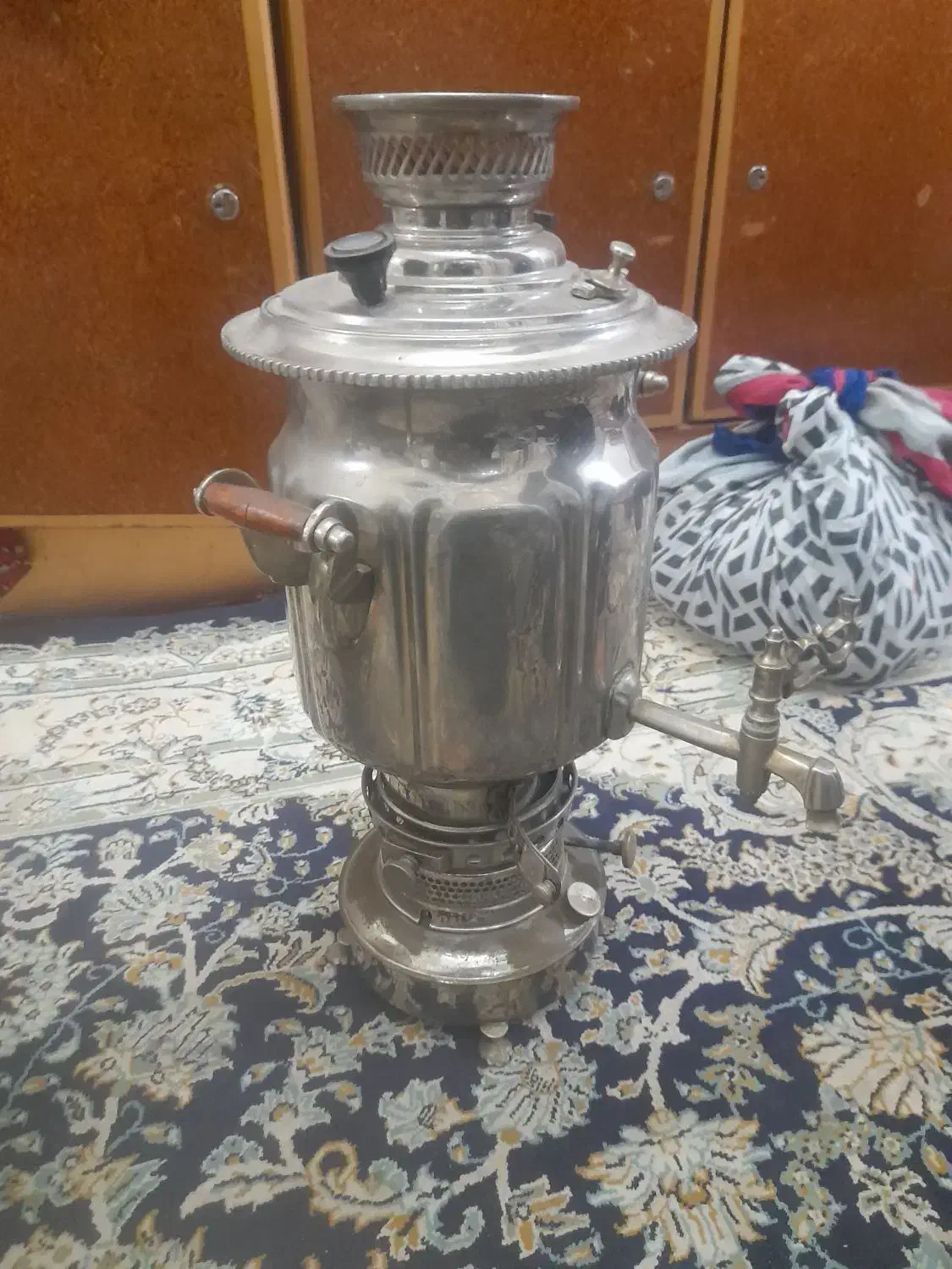 سماور قدیمی|کلکسیون اشیاء عتیقه|زنجان, |دیوار