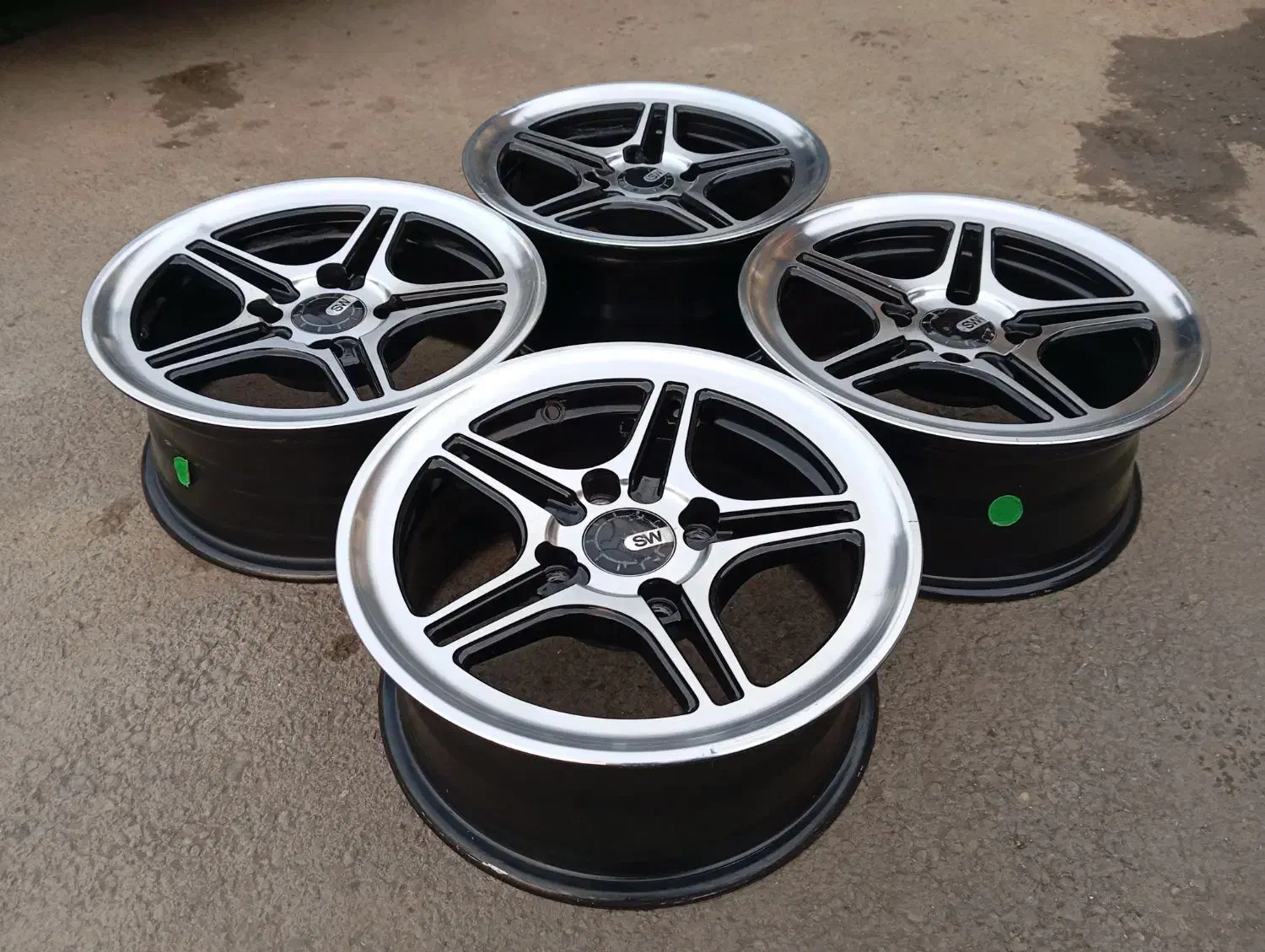 رینگ اسپرت پژو مدل 5پر بنزی برندSWسایز15درحد آکبند|قطعات یدکی و لوازم جانبی|تهران, هاشم‌آباد|دیوار