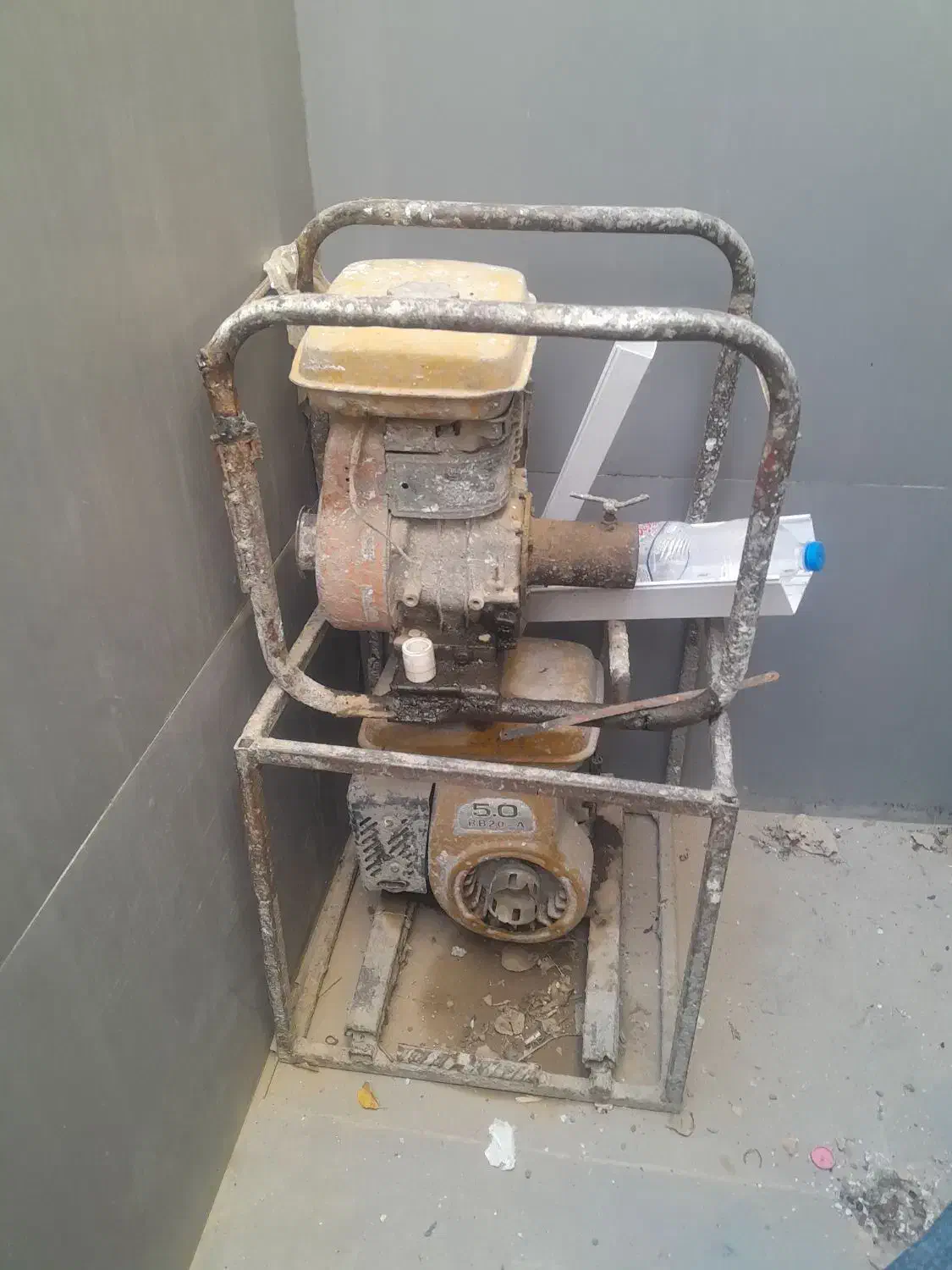 ویبراتور بنزینی و برقی|ماشینآلات صنعتی|هشتگرد, شهرک اقدسیه|دیوار