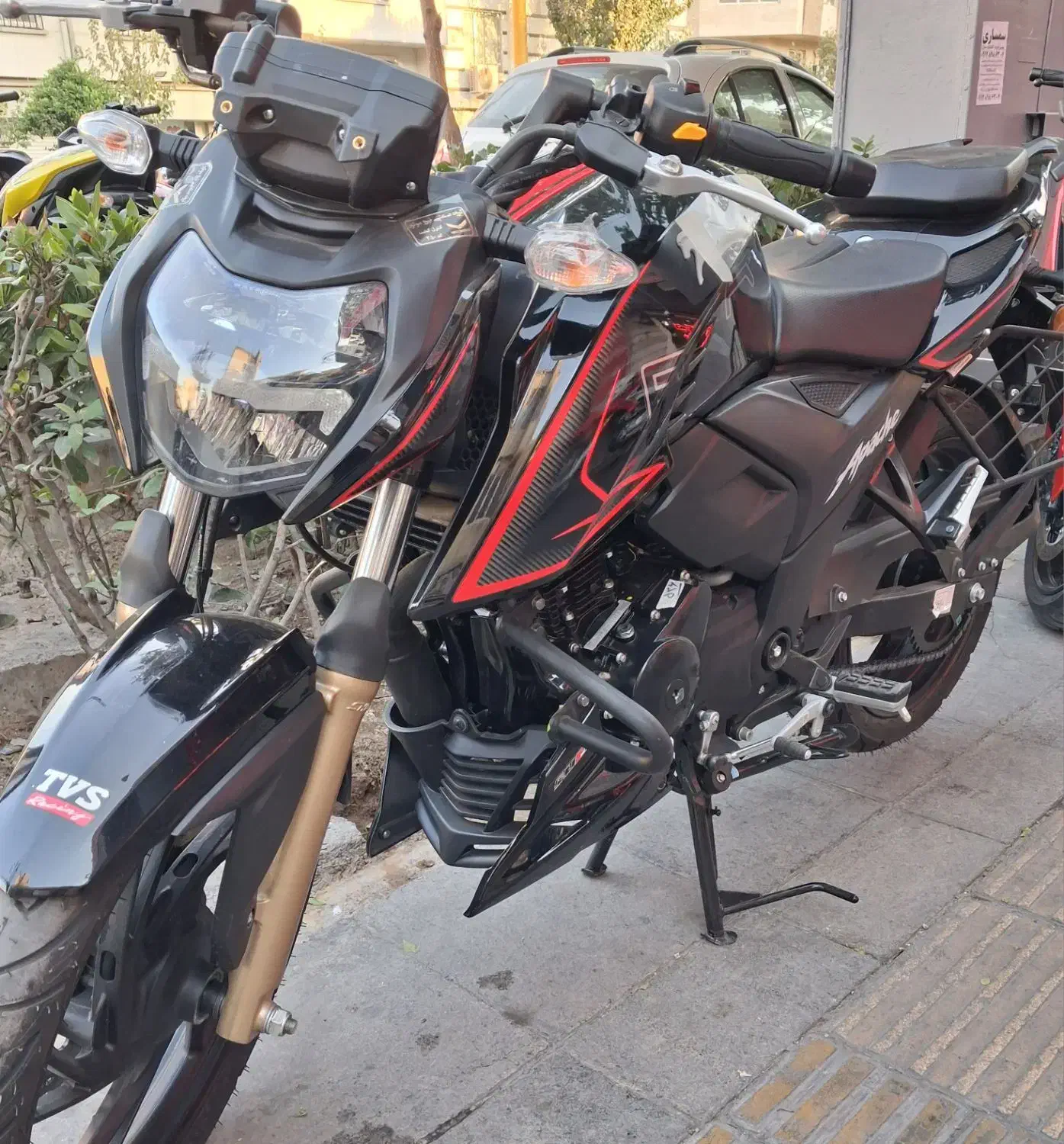 آپاچی ۲۰۰ نیو فیس صفر ۱۴۰۴ با بیمه قیمت استثنایی|موتورسیکلت|تهران, دروازه شمیران|دیوار