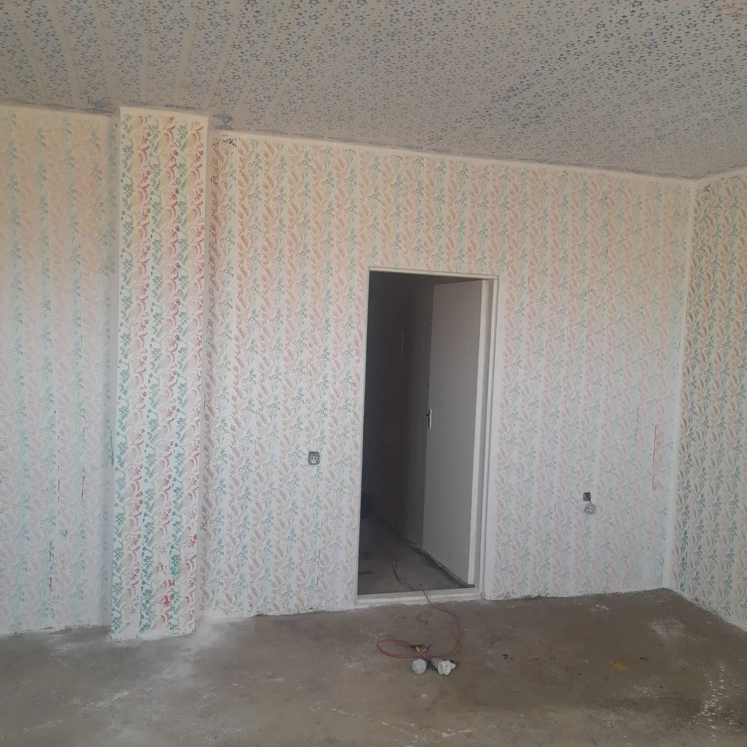 رنگ به جای کاغذدیواری قابل شستشو|خدمات پیشه و مهارت|اهر, |دیوار