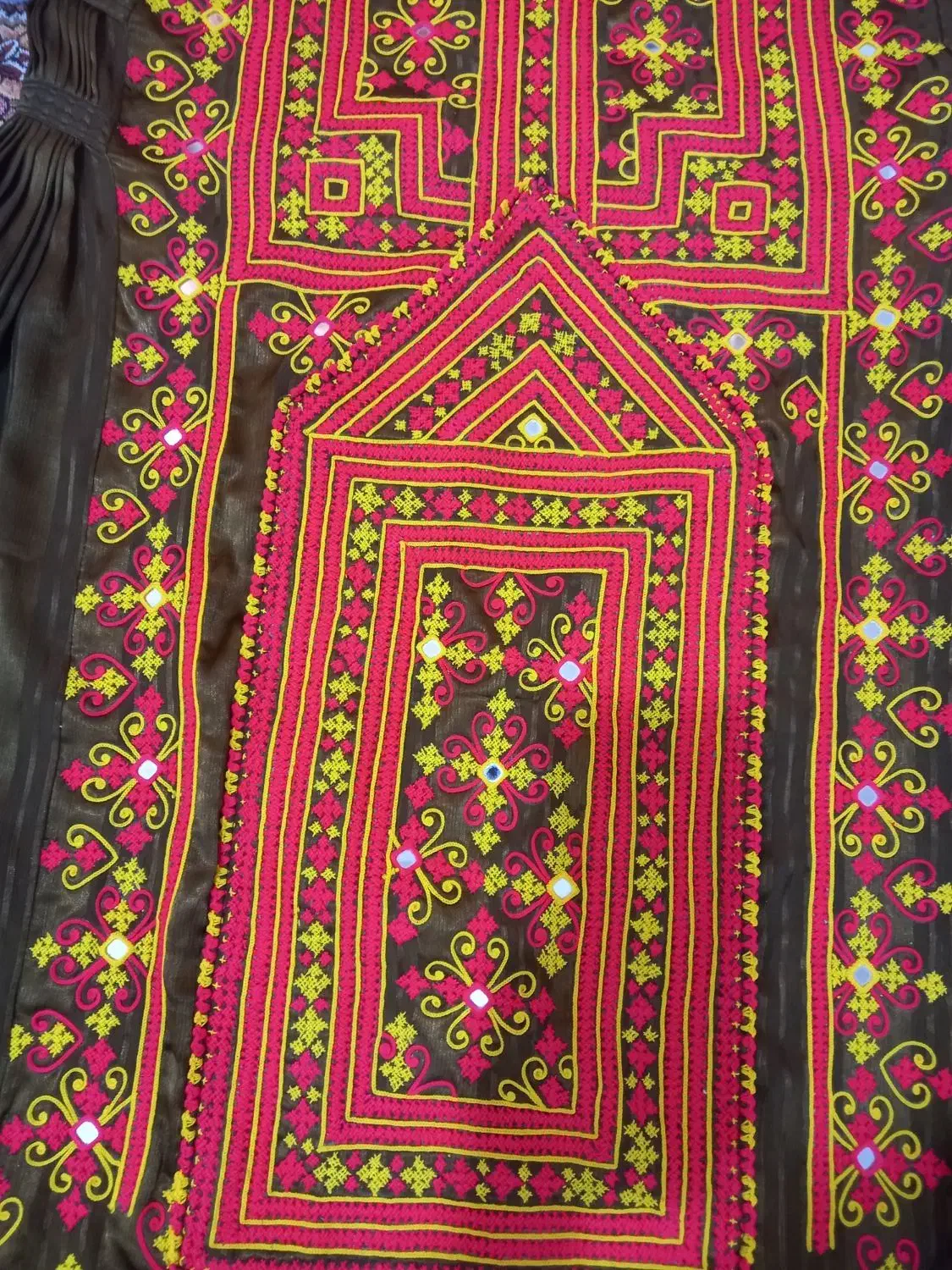 لباس دست دوز درحدنو باشال|کفش و لباس بچه|زاهدان, |دیوار