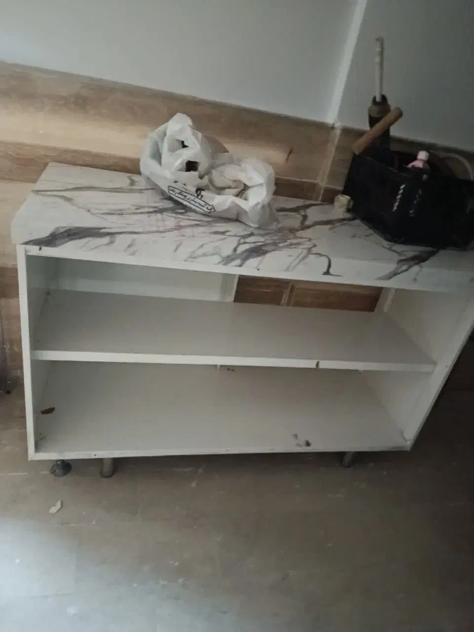 آبچکان فلزی|آبچکان و نظمدهنده ظروف|قم, باجک دو|دیوار