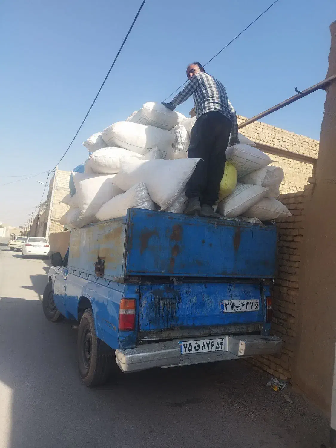 خرید آهن و کارتن به بالاترین قیمت|عمده‌فروشی|یزد, |دیوار