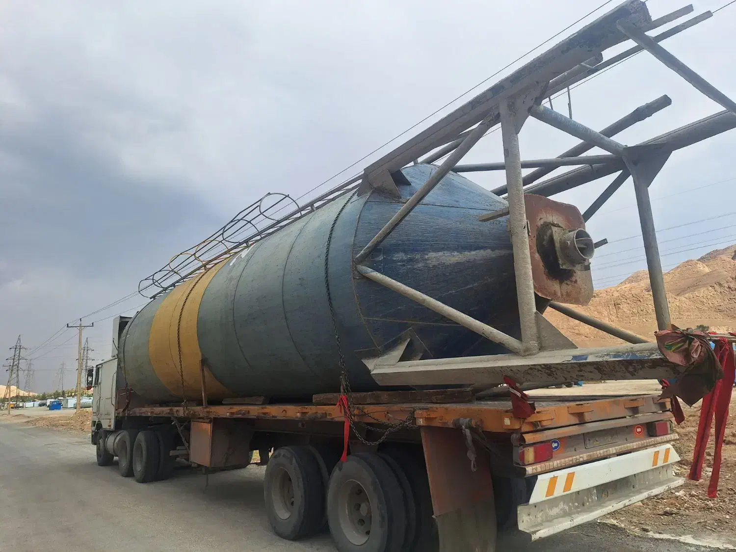 سیلوسیمانی سیلو سیمان قدیمی|مصالح و تجهیزات ساختمان|اصفهان, گورت|دیوار