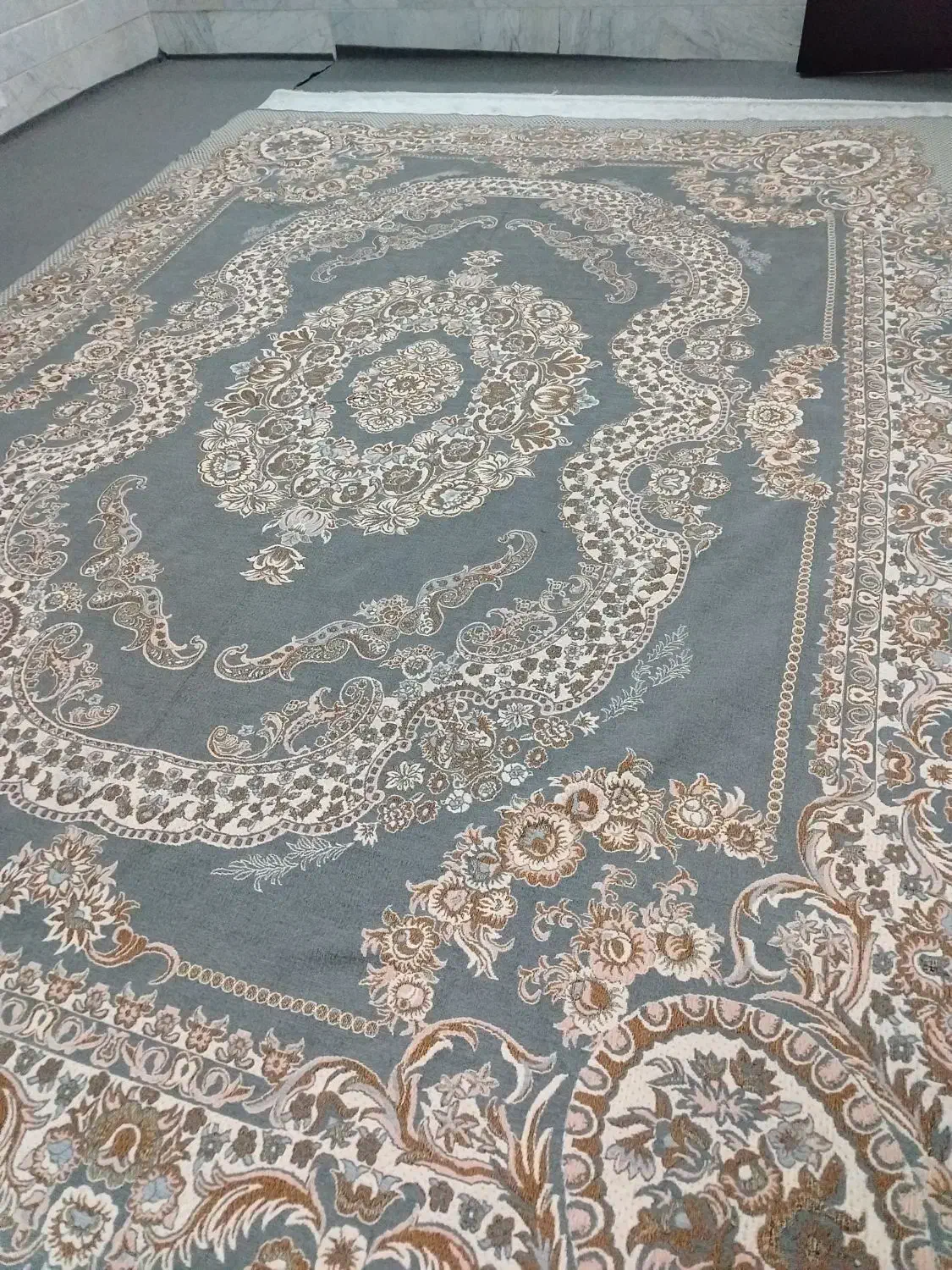 روفرشی 12 متری و 9 متری مخمل طوسی|روفرشی|قم, چهل درخت|دیوار