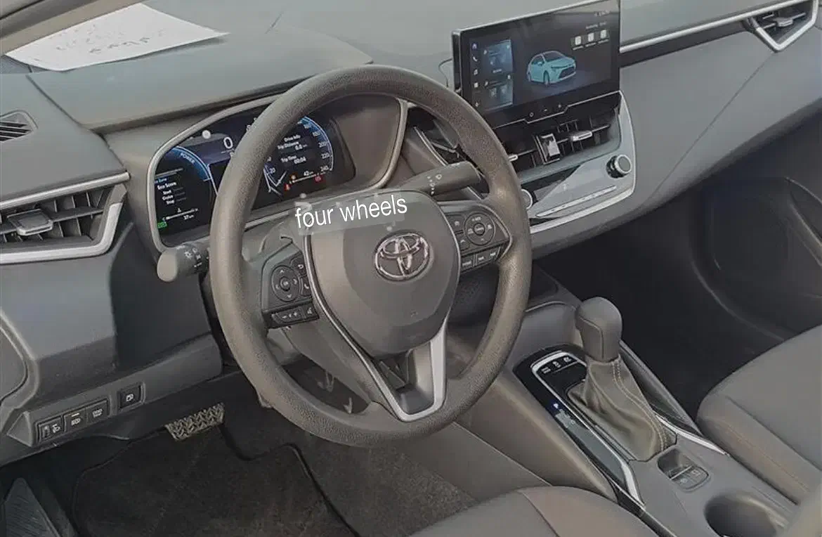 تویوتا لوین هیبرید ۱۸۰۰|خودرو سواری و وانت|چالوس, |دیوار