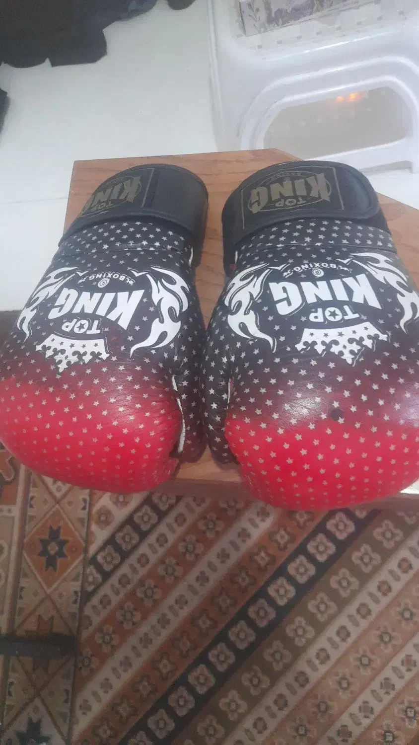 دستکش بوکس حرفه ای|تجهیزات ورزشی|رشت, باهنر|دیوار