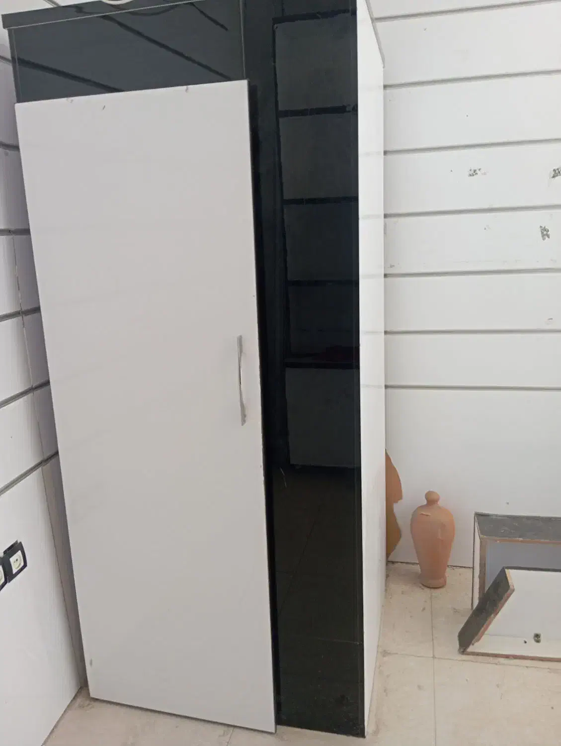 اتاق پرو‌ف ، میز ، دزد گیر و تگ و  مانکن مردانه|فروشگاه و مغازه|خمین, |دیوار