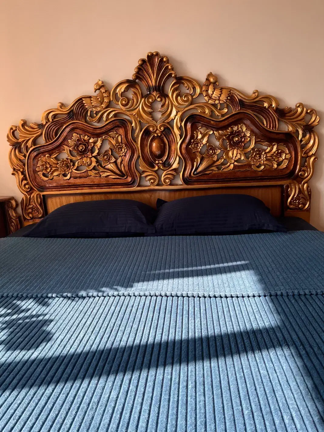 تخت دونفره سلطنتی|تخت و سرویس خواب|تهران, باغ فیض|دیوار