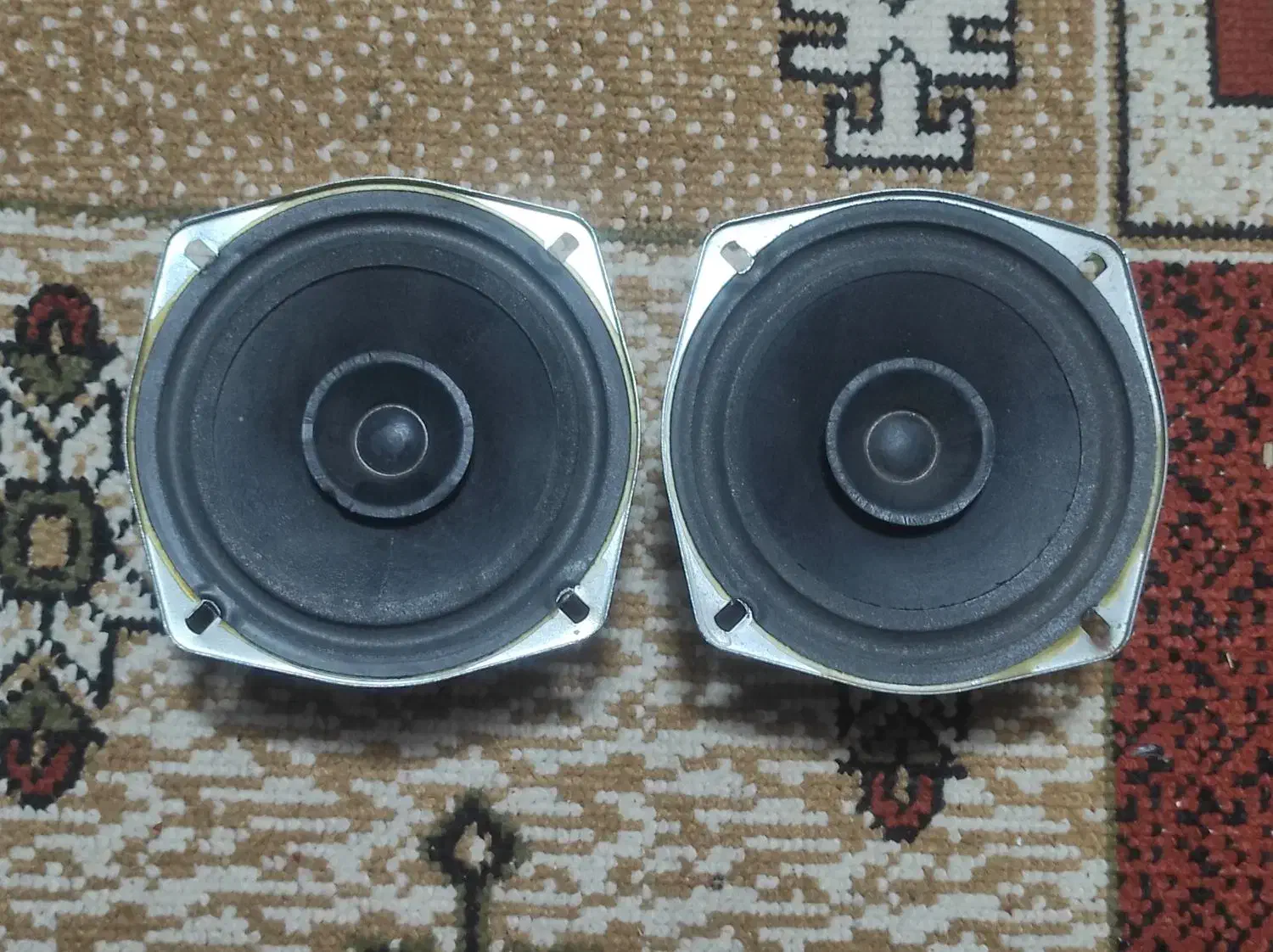 بلندگو|صوتی و تصویری|پرند, فاز ۵|دیوار