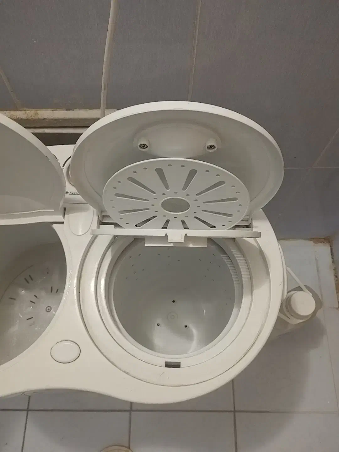 مینی واش فریدولین|ماشین لباسشویی و خشک‌کن لباس|صدرا-فارس, فاز ۱|دیوار