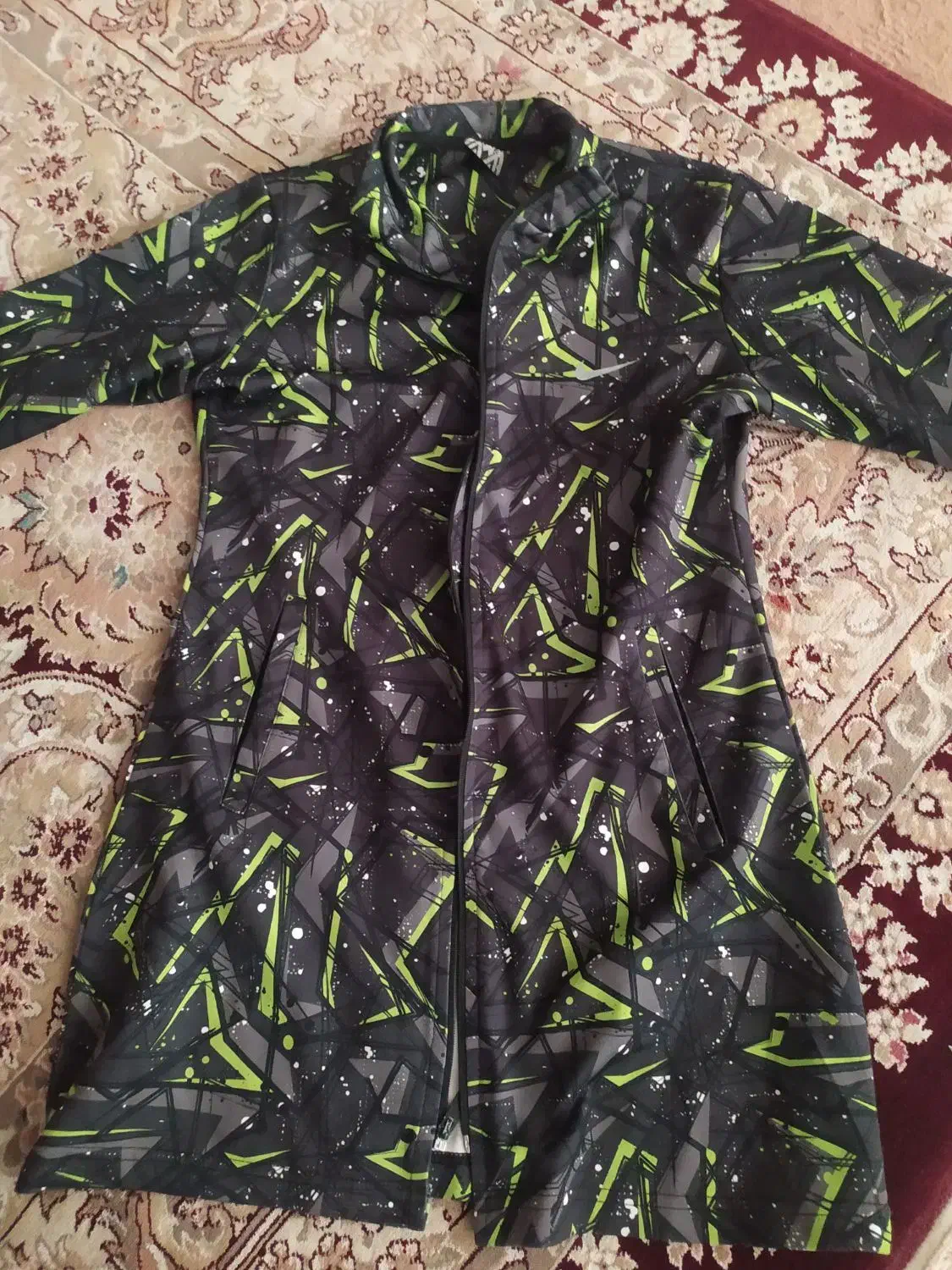 لباس ضخیم یا سویشرت|کفش و لباس بچه|قم, نیروگاه|دیوار