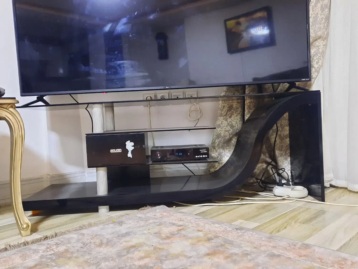 میزتلویزیون شیشه و ام دی اف|میز تلویزیون|رامسر, |دیوار