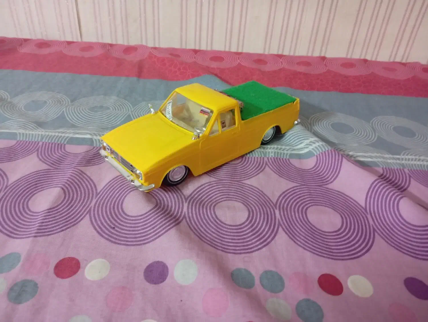 ماکت پیکان وانت زردقناری خوشگل،مرتب،دارای پنوماتیک|کلکسیون و سرگرمی|مشهد, هفت تیر (نه دره)|دیوار