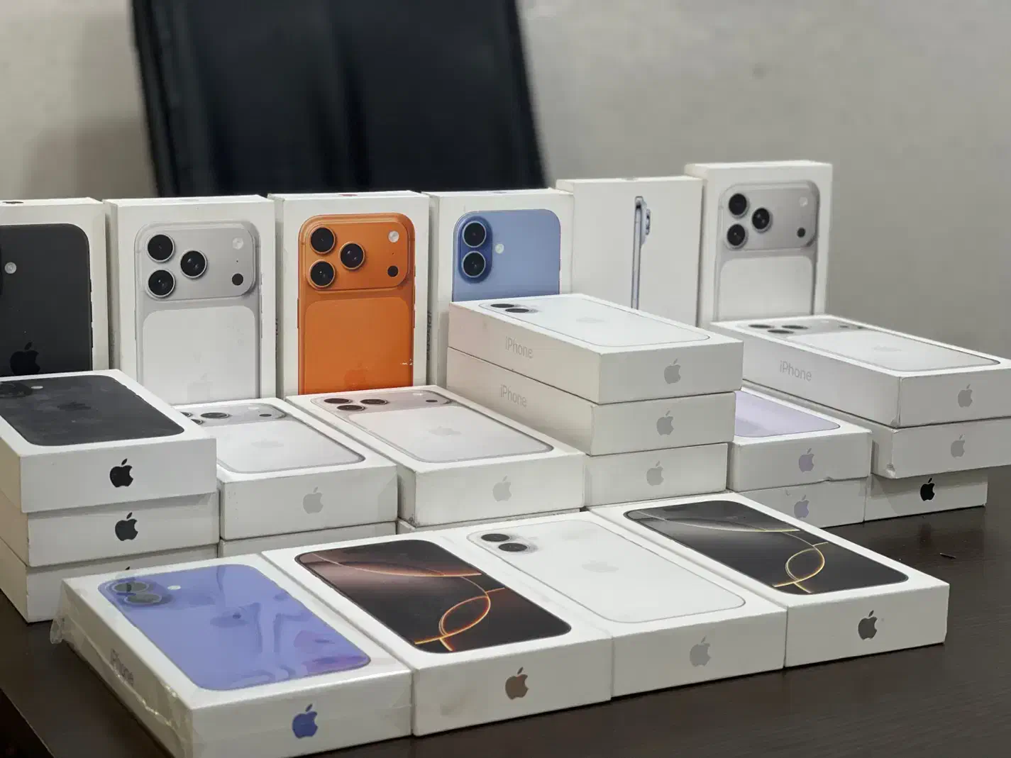 ایفون 17نرمال حافظه ۲۵۶ نات اکتیوCHA مشکی سیلور|موبایل|تهران, میدان ولیعصر|دیوار