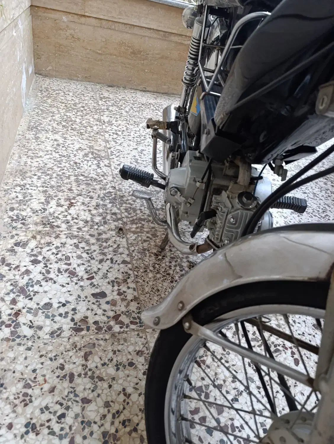 هندا۷۰ پیشرو|موتورسیکلت|کلاله, |دیوار