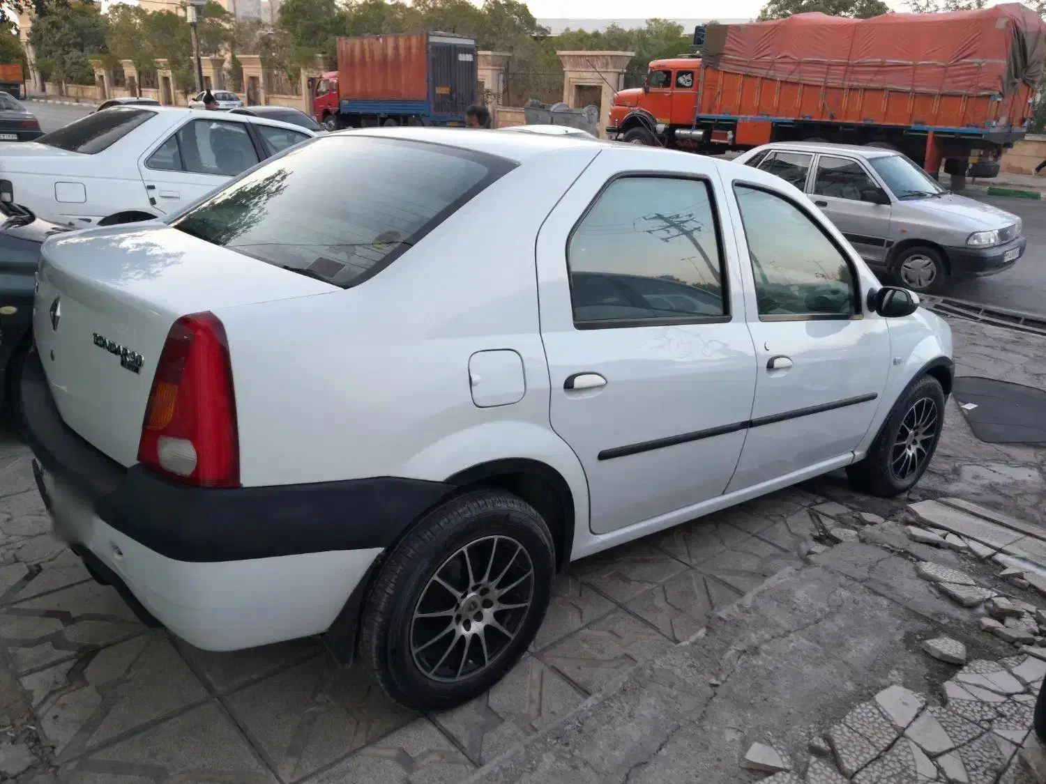 لوگان ال 90 E2 فول LP مدل 92 در حد نو لاکچری|خودرو سواری و وانت|مشهد, نوید|دیوار