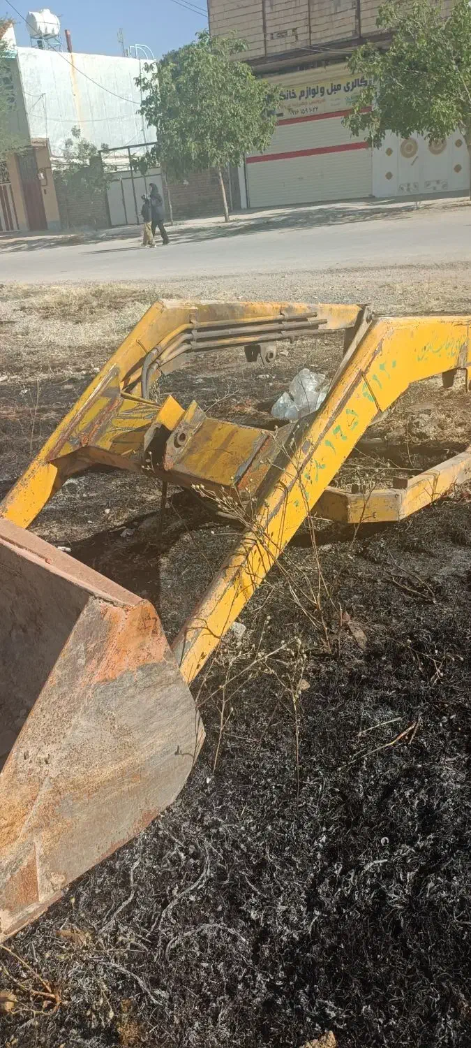 بیل سه جک رومانی فرگوسن|ماشینآلات صنعتی|خرمآباد, |دیوار