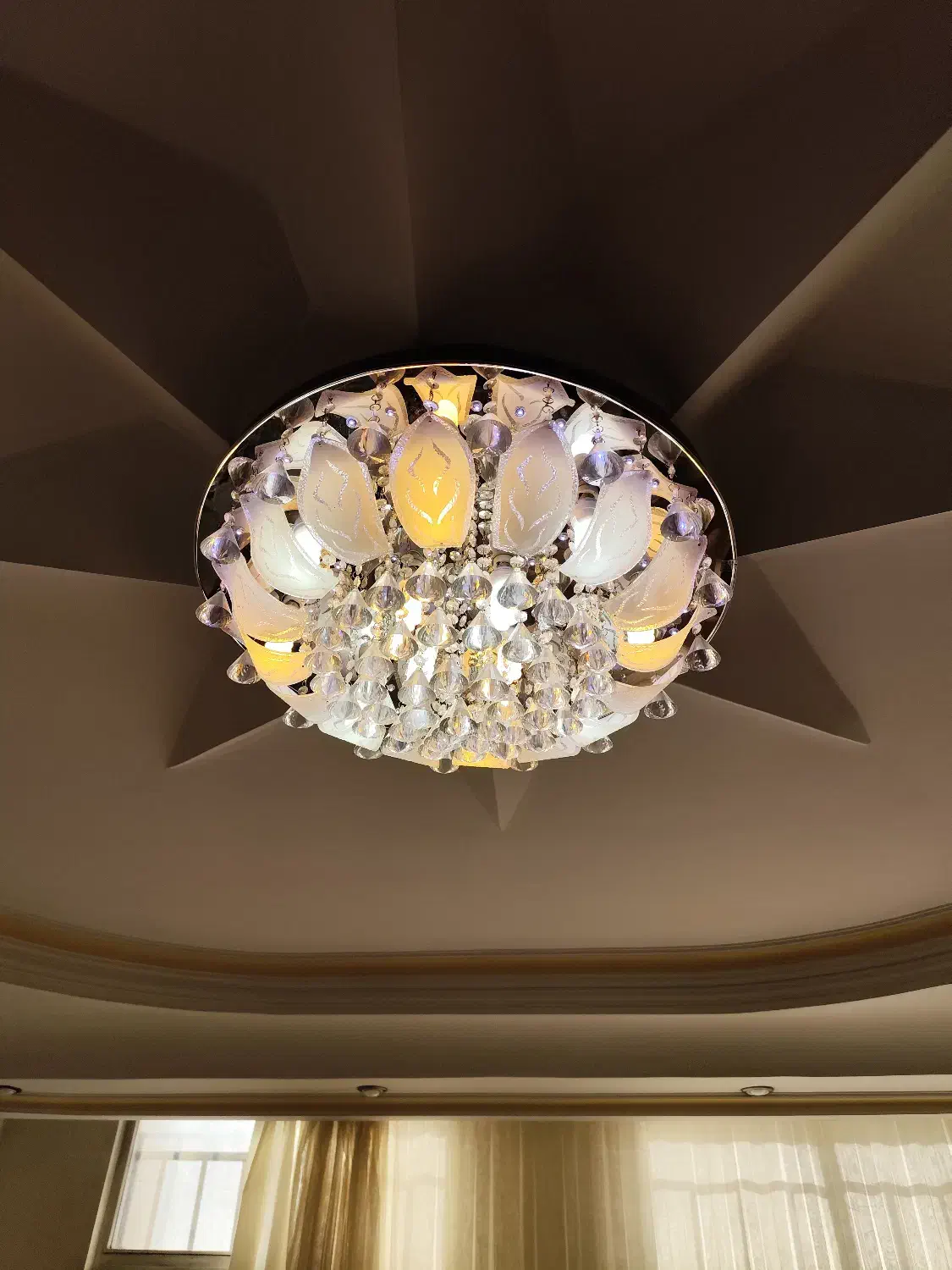 لوستر سقفی کریستالی کنترلی|لوستر و چراغ آویز|کرج, فاز ۳ گوهردشت|دیوار